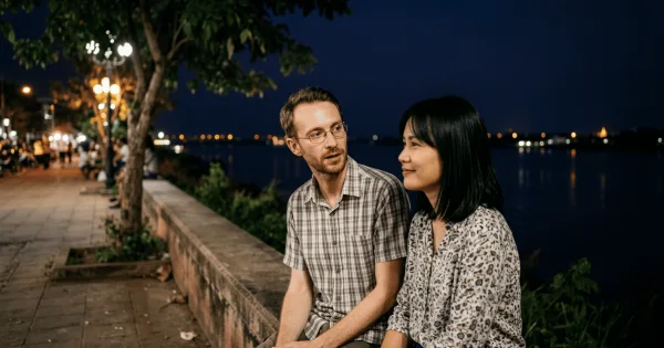 Portada: Nos sentaban en la misma sala de profesores porque no había más sitio libre. Dos años después, ella es la razón por la que nunca pedí el traslado a Bangkok.